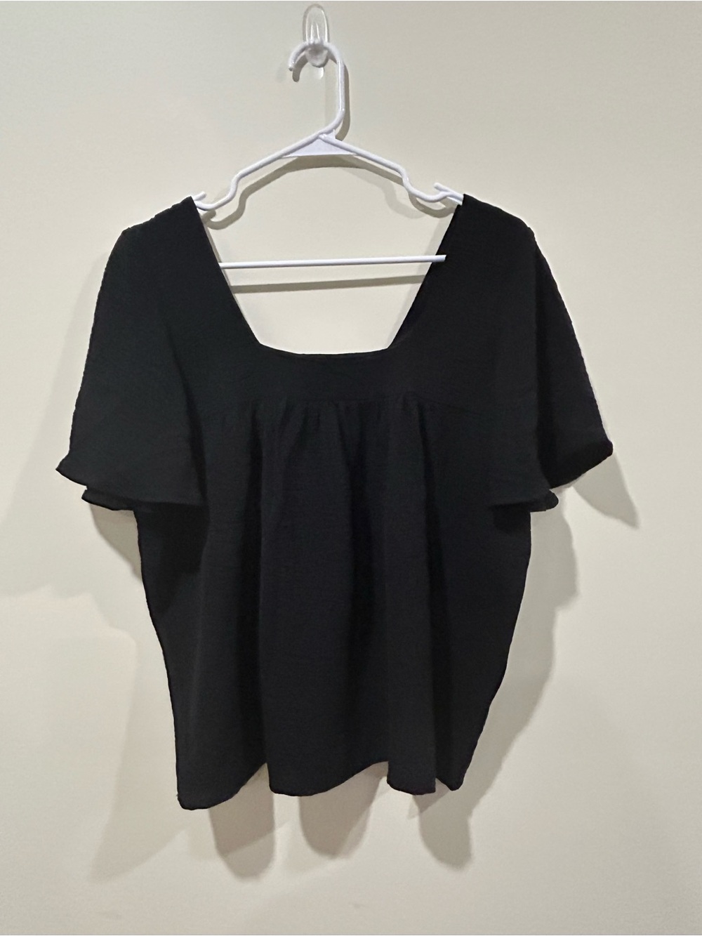 Women's Black Square-Neck Flutter Sleeve Top